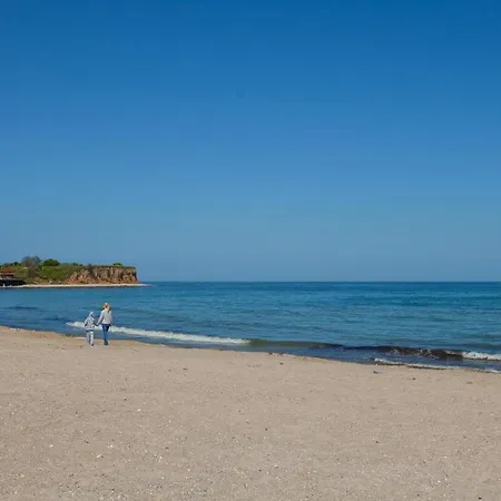 Aparthotel Beach Front Private In Olimp