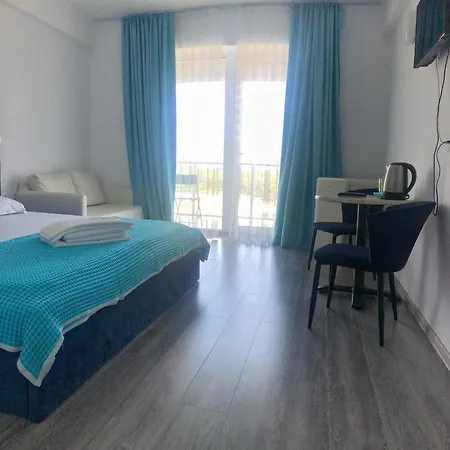 Beach Front Private In Aparthotel *